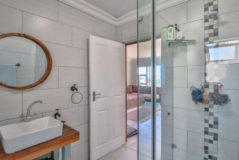 6 Bedroom Property for Sale in Dana Bay Western Cape